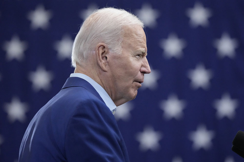 Biden issues an executive order restricting US investments in Chinese technology